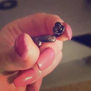 Gunmetal Rose & Thorns ring